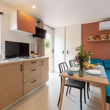 Le Palmier, Mobil-home Sans Vis-a-vis Idealement Situe Entre Et Vignes Hyères