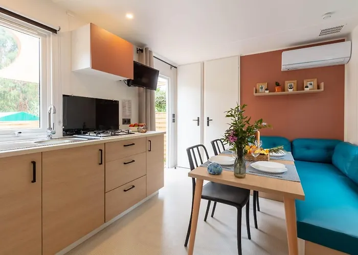 Le Palmier, Mobil-home Sans Vis-a-vis Idealement Situe Entre Et Vignes Йер